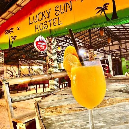 Lucky Sun Saracen Bay Hostel Koh Rong Sanloem Exterior foto