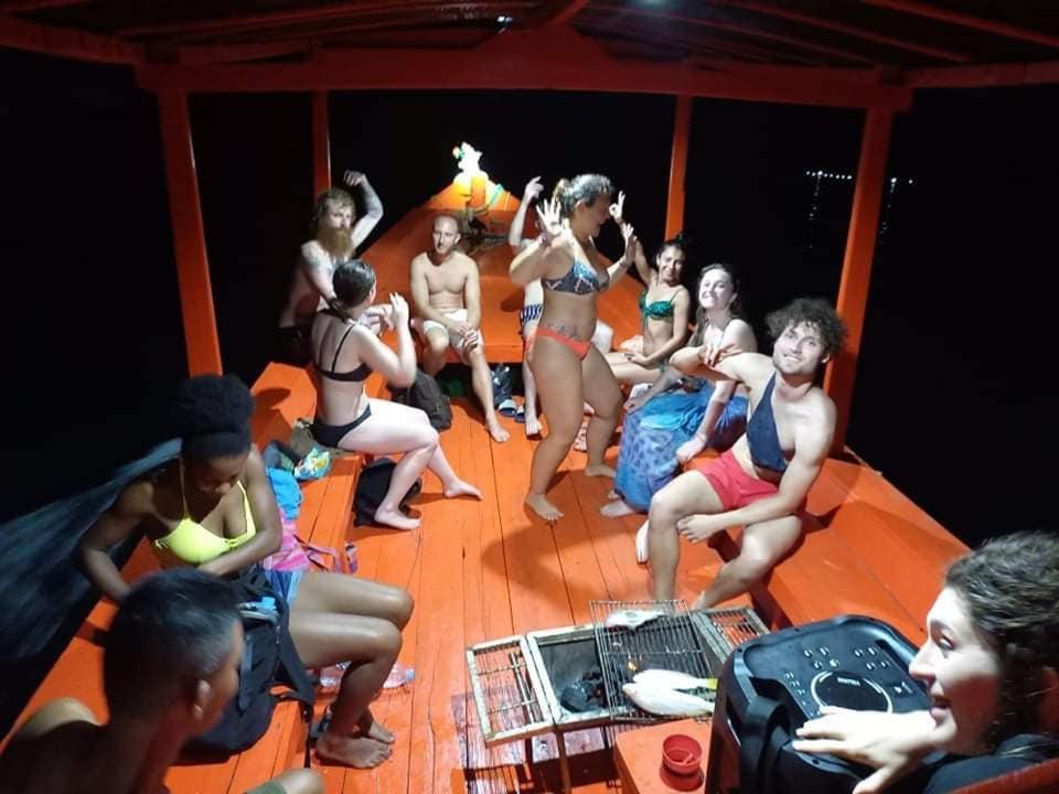 Lucky Sun Saracen Bay Hostel Koh Rong Sanloem Exterior foto