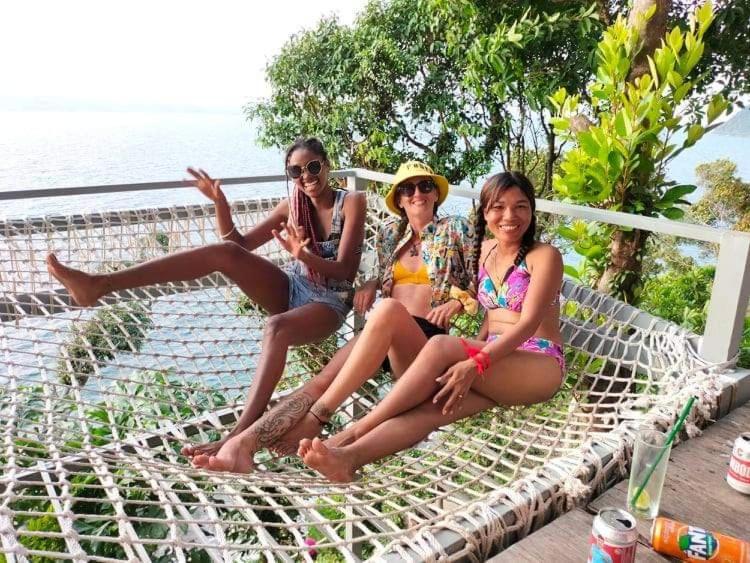 Lucky Sun Saracen Bay Hostel Koh Rong Sanloem Exterior foto