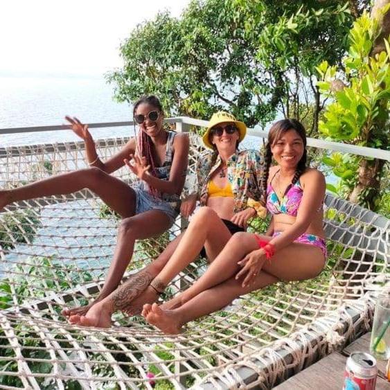 Lucky Sun Saracen Bay Hostel Koh Rong Sanloem Exterior foto