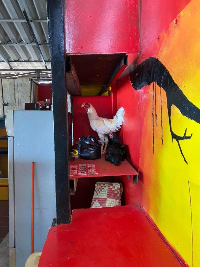 Lucky Sun Saracen Bay Hostel Koh Rong Sanloem Exterior foto