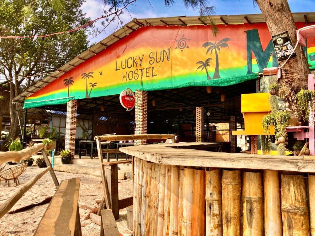 Lucky Sun Saracen Bay Hostel Koh Rong Sanloem Exterior foto