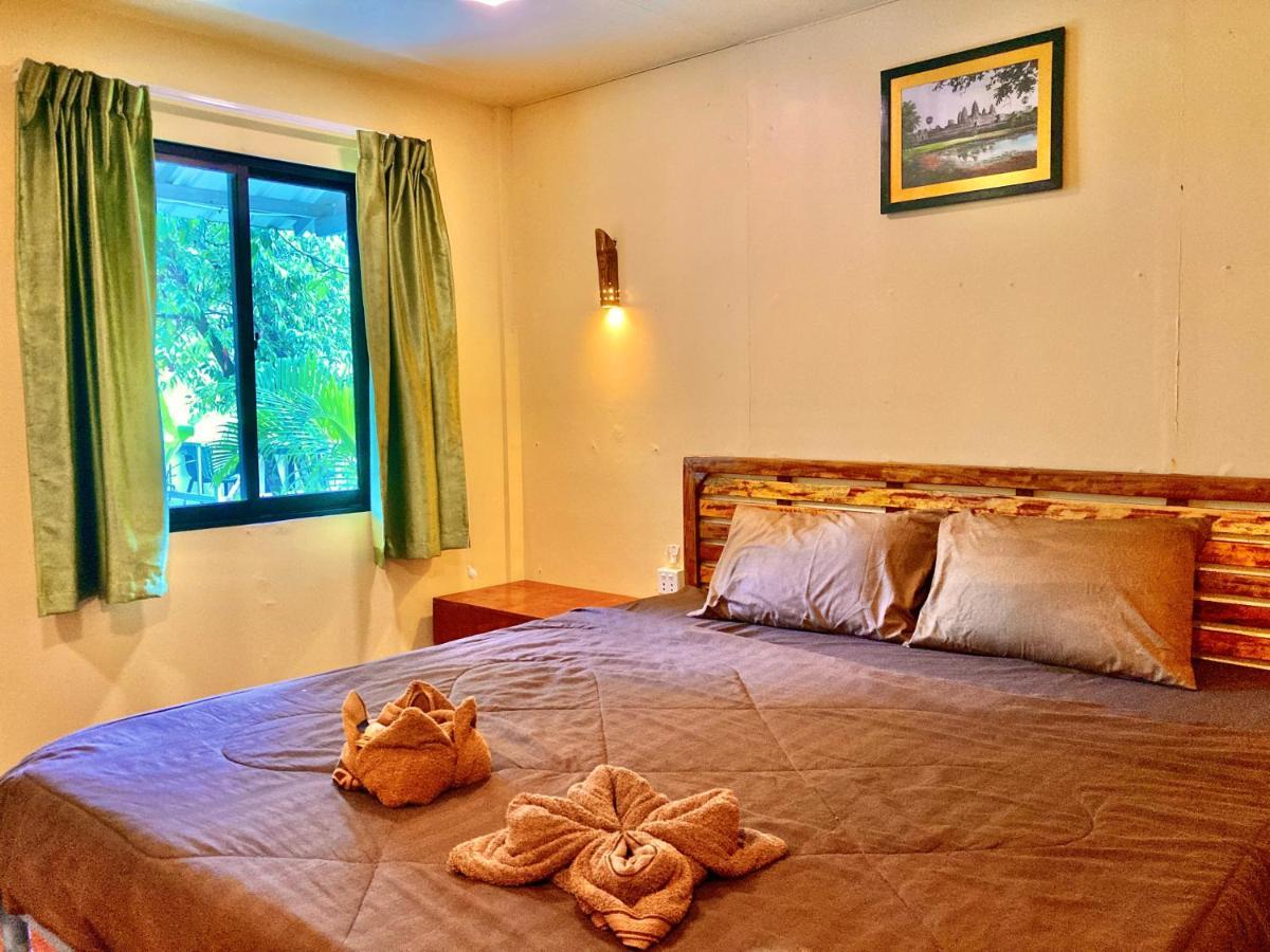 Lucky Sun Saracen Bay Hostel Koh Rong Sanloem Exterior foto