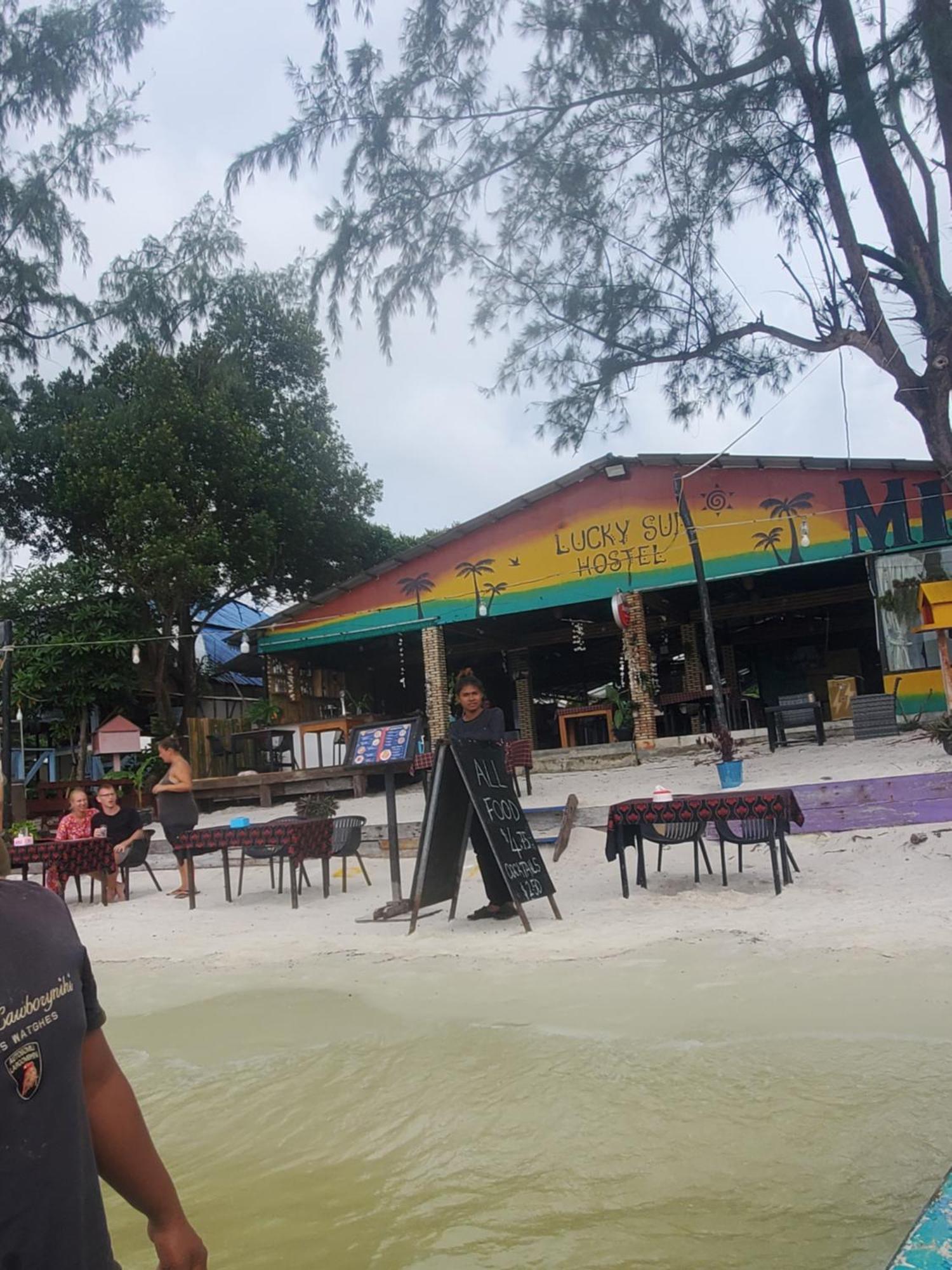 Lucky Sun Saracen Bay Hostel Koh Rong Sanloem Exterior foto