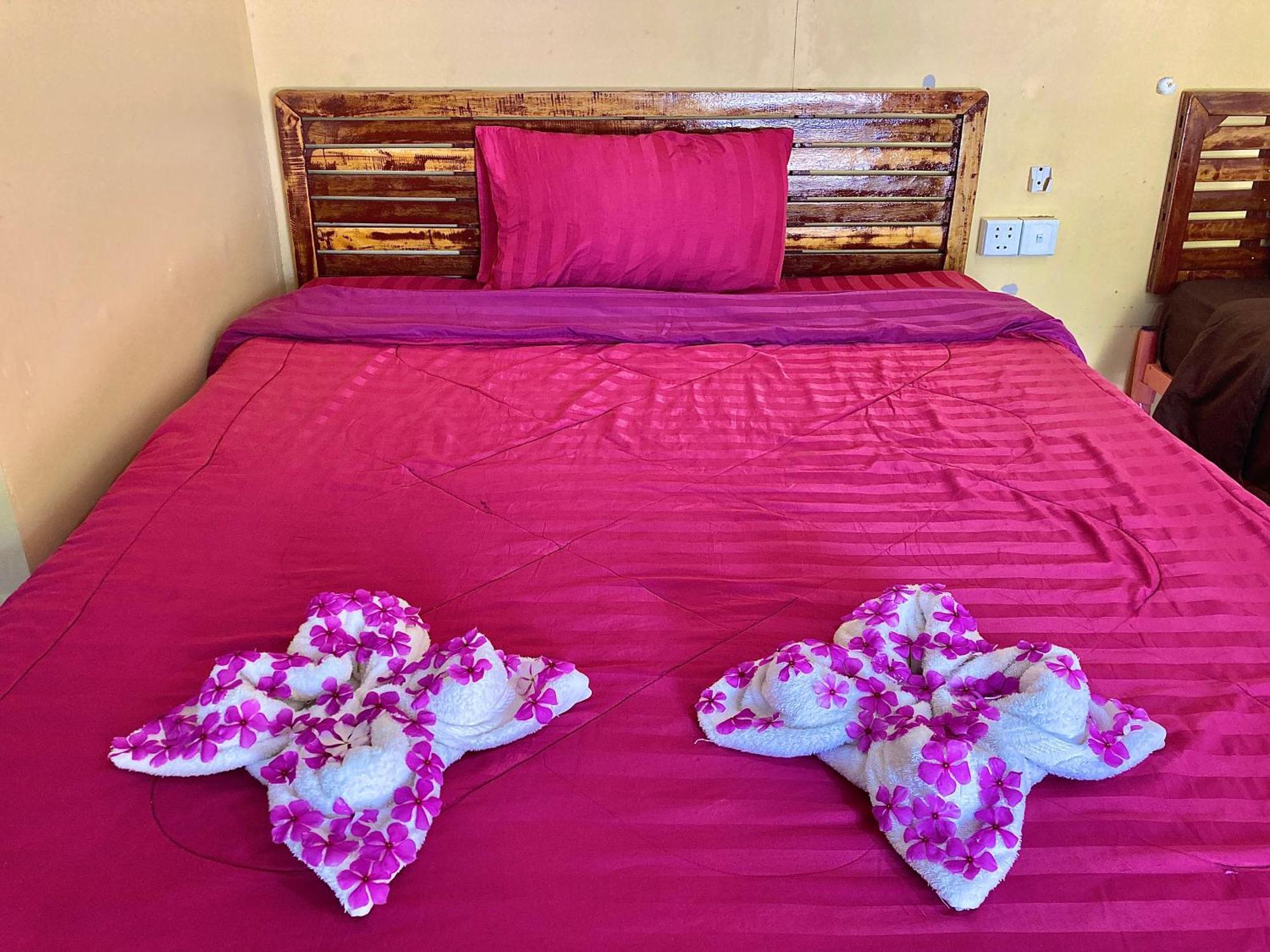 Lucky Sun Saracen Bay Hostel Koh Rong Sanloem Cameră foto