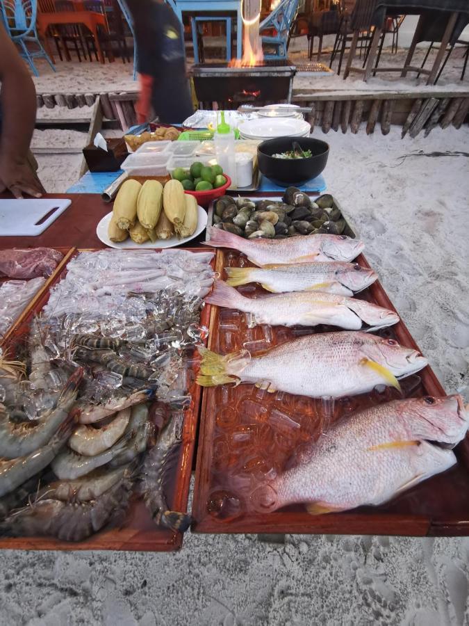 Lucky Sun Saracen Bay Hostel Koh Rong Sanloem Exterior foto