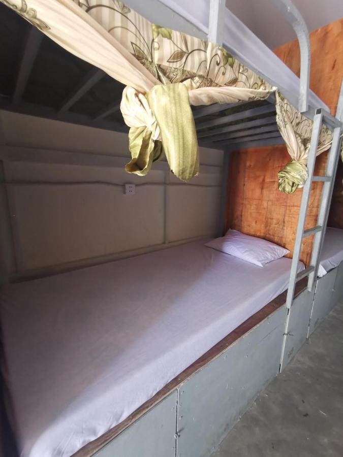 Lucky Sun Saracen Bay Hostel Koh Rong Sanloem Exterior foto